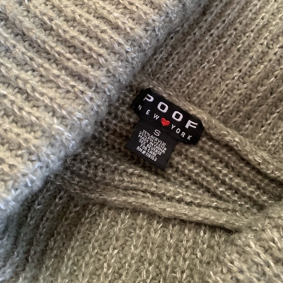 Green turtleneck - Picture 4 of 4